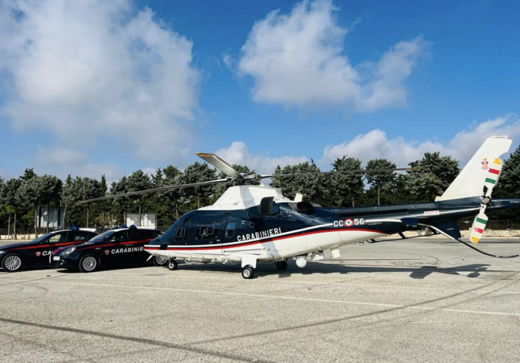 Ragusa, elicotteri dei carabinieri sulla città: arrestato albanese per pestaggio e lesioni