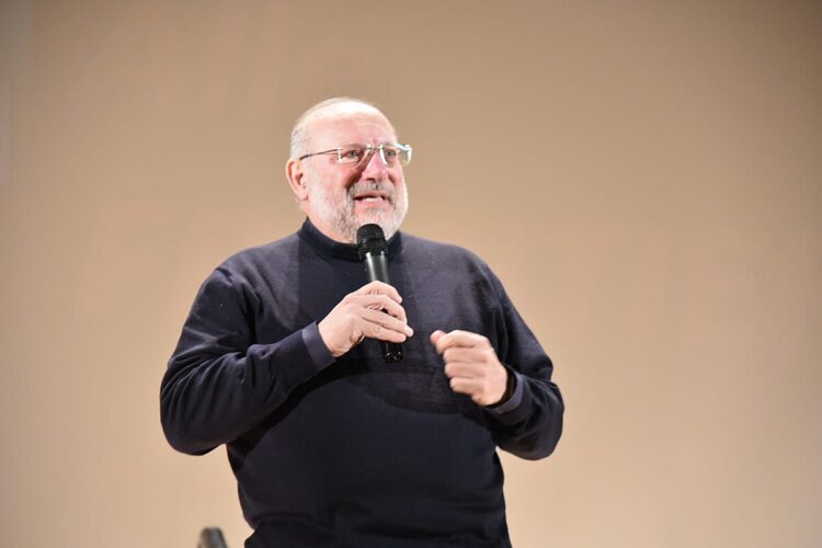 Ragusa, don Fortunato Di Noto incontra la comunità cittadina sul tema della violenza all’infanzia