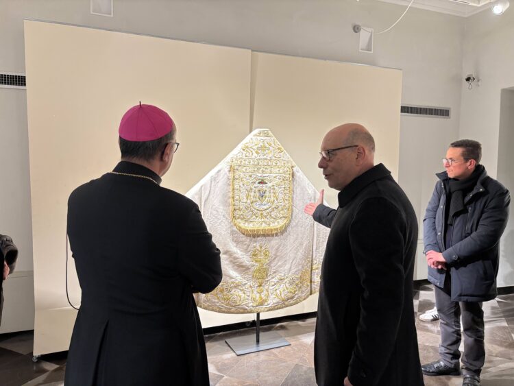 Inaugurata la mostra “La Chiesa ragusana e i suoi vescovi”