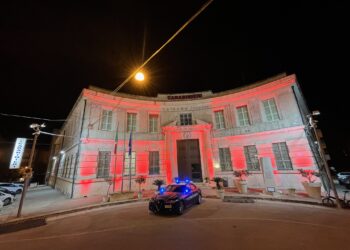 Giornata internazionale per l’eliminazione della violenza contro le donne, le sedi dei carabinieri della provincia di Ragusa illuminate di arancione
