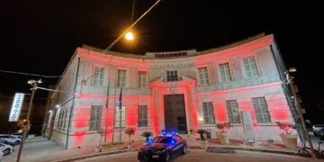 Giornata internazionale per l’eliminazione della violenza contro le donne, le sedi dei carabinieri della provincia di Ragusa illuminate di arancione