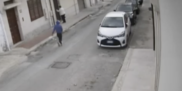 Vittoria, evade i domiciliari per uno scippo che fa cadere a terra un’anziana: finisce in cella