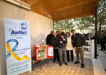 Ragusa, i ragazzi dell’Anffas onlus all’inaugurazione della nuova sede dell’Aps con l’animale