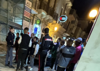 Vittoria, megarissa ieri sera in via Cavour