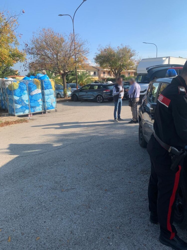 Comiso, biancheria sporca ritenuta infetta lasciata nel parcheggio dell’ospedale. Intervengono i carabinieri