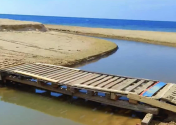 Scoglitti, in attesa del ponte vero spunta quello finto