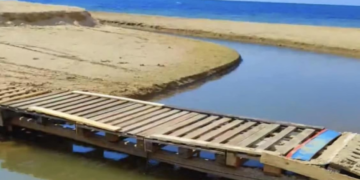 Scoglitti, in attesa del ponte vero spunta quello finto