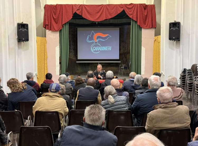 Ragusa, truffe agli anziani: i carabinieri incontrano gli anziani