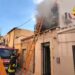 Incendio a Chiaramonte Gulfi, fiamme nella mansarda in legno di un’abitazione
