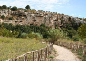 Cava d’Ispica, l’on. Abbate: “Partiranno a breve i lavori di messa in sicurezza dei percorsi pedonali-turistici”