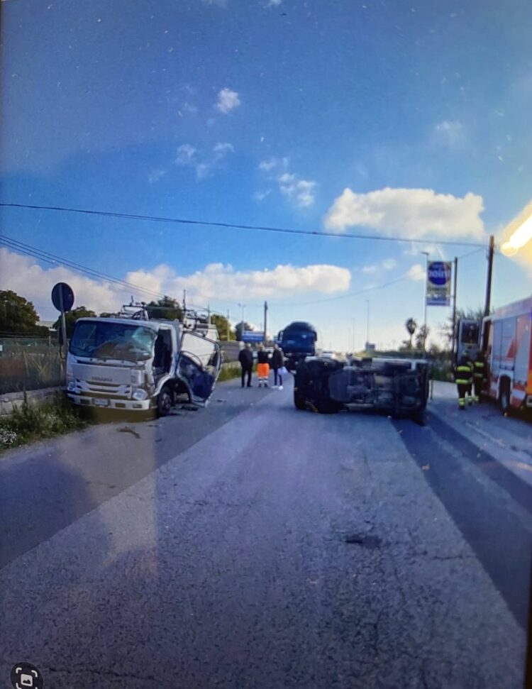 Modica, incidente sulla via Sorda Sampieri: tre feriti