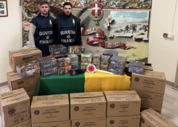 Modica, le Fiamme gialle sequestrano 330 chili di fuochi artificiali