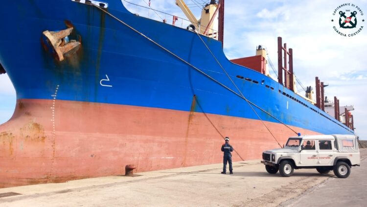 Pozzallo, la Guardia costiera emana un provvedimento di fermo amministrativo a carico di un mercantile turco