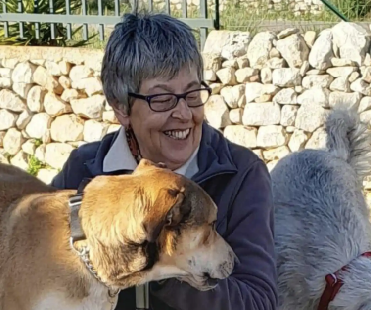 Modica, oggi alle 11 la benedizione della salma di Ariane Heeg al cimitero comunale: è la donna morta dopo l’incidente stradale all’uscita da un supermercato