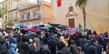 Comiso, domani l’atteso lancio delle noccioline in occasione della festa di Santa Lucia