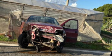 Scoglitti, auto perde il controllo e finisce fuori strada: solo feriti lievi