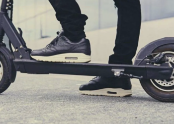 Vittoria: scontro auto-monopattino, ferita una donna