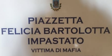 Vittoria, danneggiata la targa dedicata a Felicia Impastato