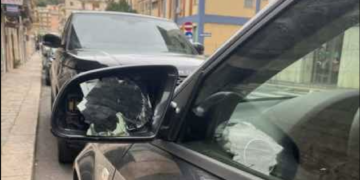 Via Vittorio Veneto a Modica, auto danneggiate dopo un raid vandalico