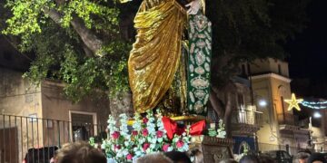 La festa di Santa Lucia a Comiso, in molti alla processione di ieri sera