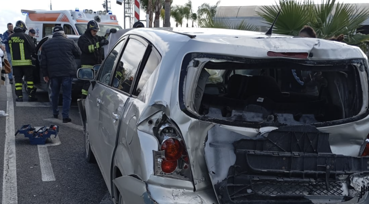 Vittoria, incidente della strada con sei feriti lungo la Ss 115