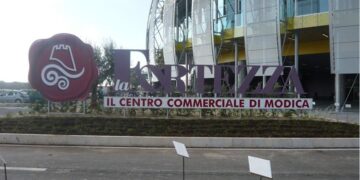 Modica, il centro commerciale apre a Santo Stefano: protesta la Cgil