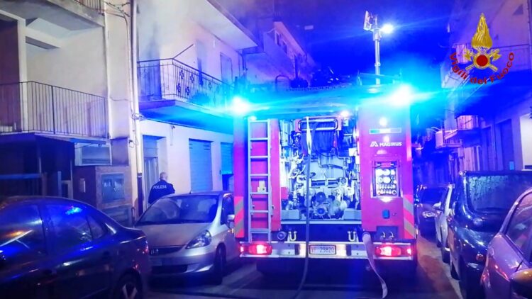 Modica, esplode bomba carta. In frantumi i vetri della chiesa di San Domenico