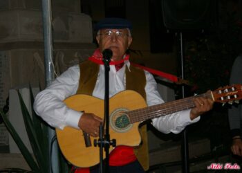 Scoglitti, chiede il formaggio da aggiungere a una pizza al trancio e lo buttano fuori dal locale minacciandolo di prenderlo a legnate