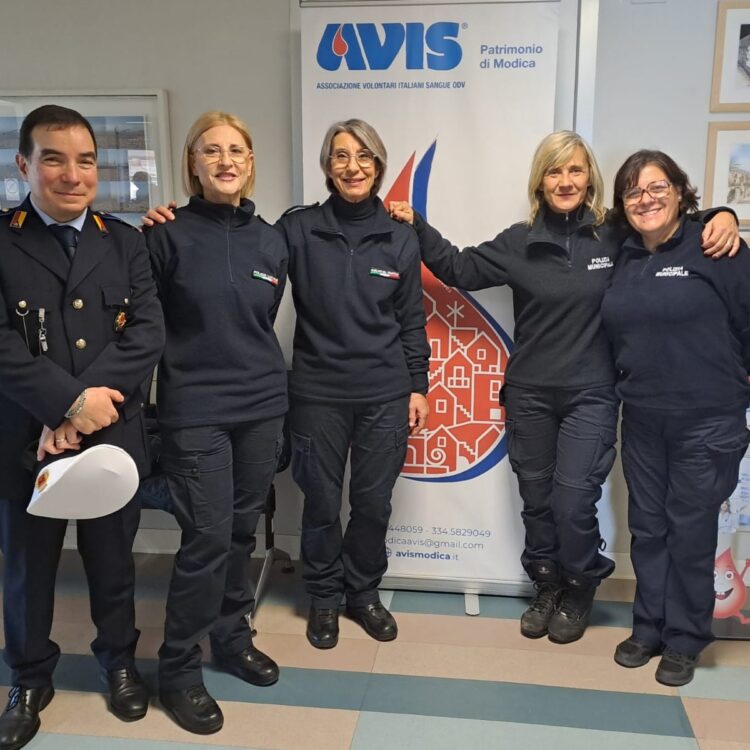 Modica, i vigili urbani donano il sangue durante la festa del loro patrono San Sebastiano