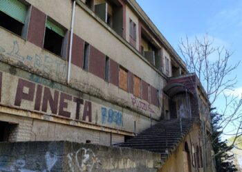 Chiaramonte, atto vandalico o cos’altro all’ex hotel La Pineta?