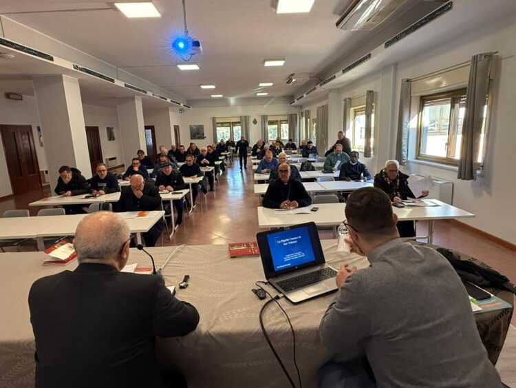 Ragusa, i sacerdoti della diocesi a un corso di formazione a Mascalucia