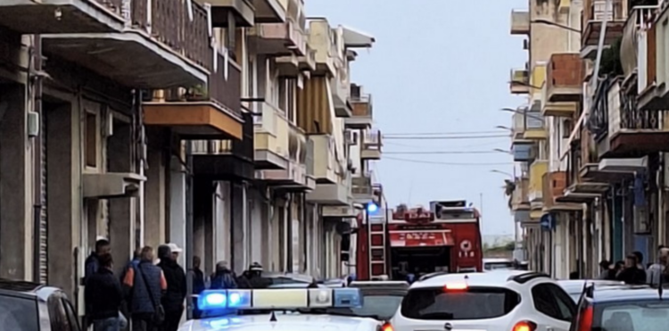 Acate, esplode una bomba carta in una casa. Nessun ferito