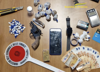 Ragusa, armi e droga nei pressi di un centro commerciale: arrestato un 50enne