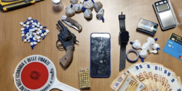 Ragusa, armi e droga nei pressi di un centro commerciale: arrestato un 50enne