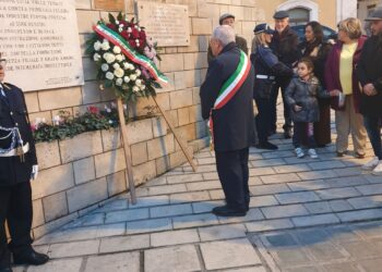 Vittoria e la strage di San Basilio, il sindaco depone una corona di fiori