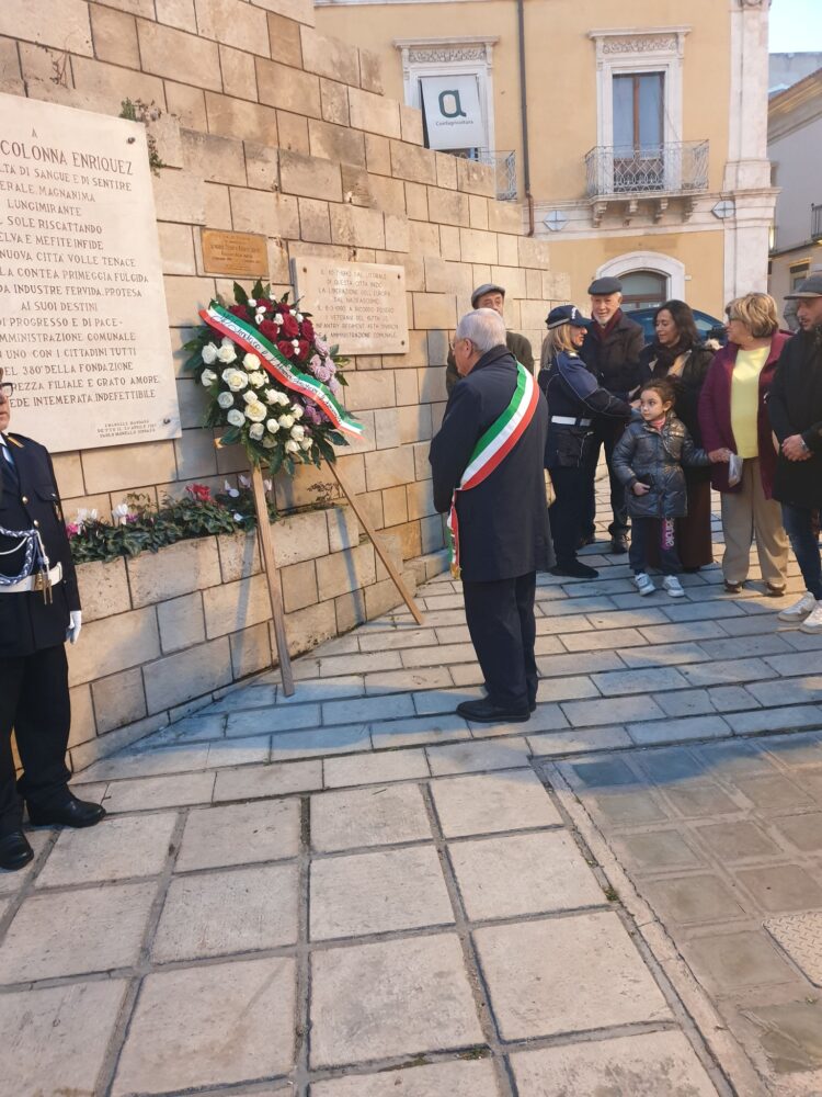 Vittoria e la strage di San Basilio, il sindaco depone una corona di fiori