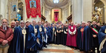 Comiso, la statua di San Biagio in processione è ritornata nella sua chiesa