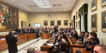 Modica, il consiglio comunale dice sì alla delibera di dissesto della giunta Monisteri