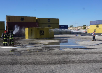 Pozzallo, container in fiamme al porto. Ma era una esercitazione anticendio