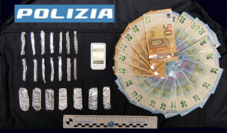 Vittoria, arrestato un tunisino con 48 dosi pronte per lo smercio