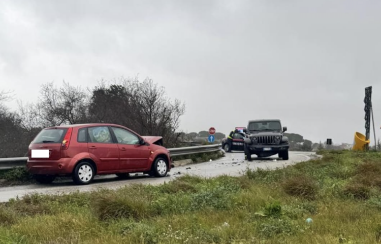 Ragusa, scontro tra due auto su una delle rampe che immettono all’ospedale nuovo