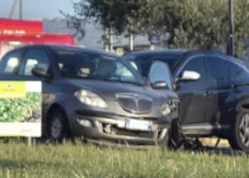 Vittoria, incidente all’ingresso della città: due feriti
