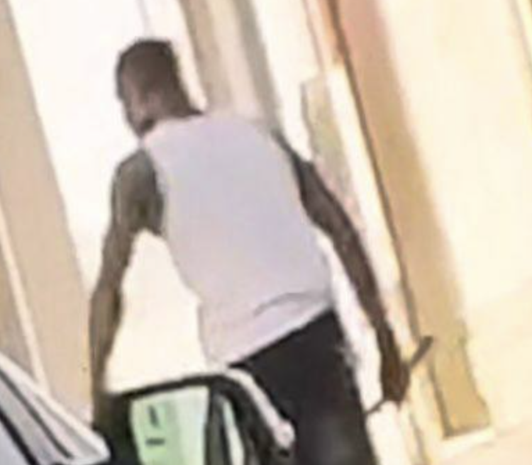 Ragusa, fugge dall’ospedale dove era ricoverato per un Tso e semina il panico per le vie della città