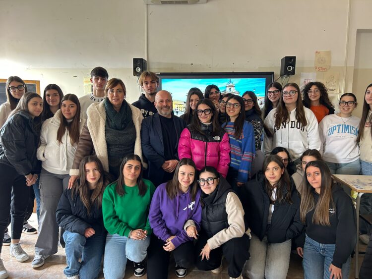 Vittoria, la riscoperta della città spiegata agli studenti del liceo Mazzini