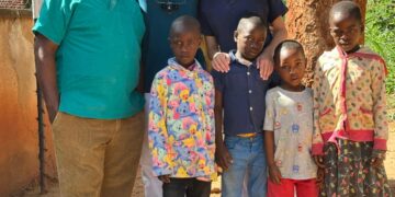 Comiso, l’odontoiatra Mario Catalano in missione sanitaria volontaria in Tanzania