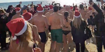 Marina di Ragusa, questa mattina c’è stato il tuffo di Capodanno