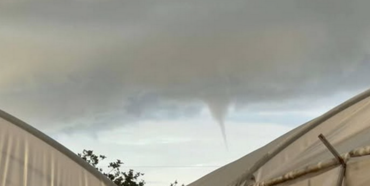 Scicli, un principio di tornado nelle campagne