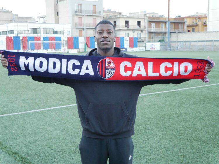 Un altro attaccante per il Modica calcio, è il portoghese Veigas
