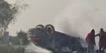 Grave incidente stradale sulla Scicli-Donnalucata, auto si capovolge e s’incendia