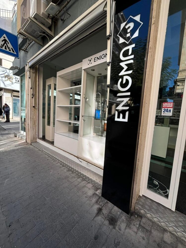 Vittoria, altro furto con spaccata. Presa di mira la gioielleria di via Milano all’angolo con la via Cavour